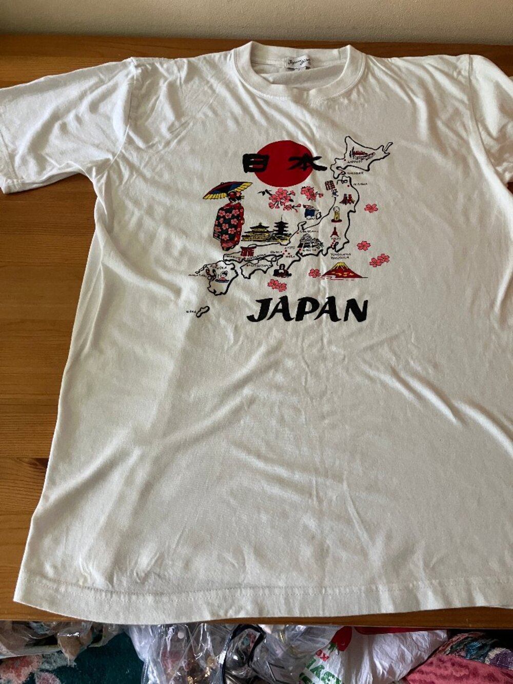 Japan Shine Unisex T-shirt White w/Map print Ladies' Size L, men's Size S/M